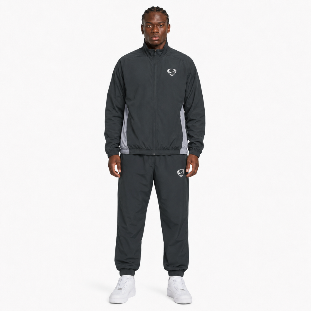 Nike Tracksuit (L)